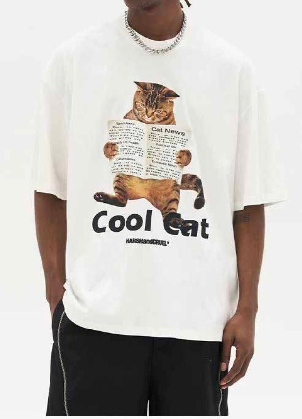 Cool Cat Graphic T-Shirt – Newspaper Reading Cat Oversized Tee