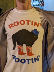 Rootin’ Tootin’ Funky Cat T-Shirt – Funny Western-Inspired Oversized Tee